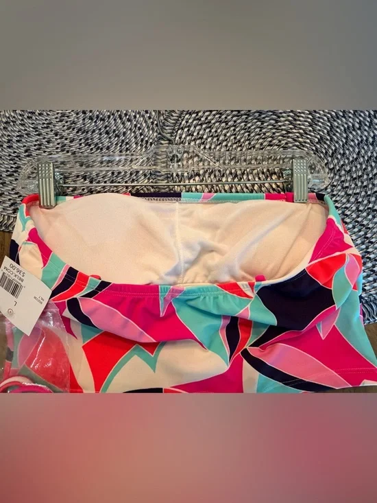 Bikini Top with Removable Straps- NWT - Picture 3 of 5